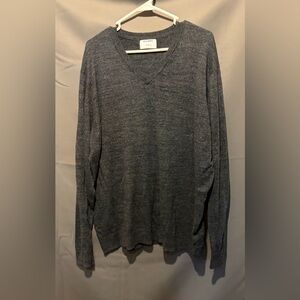 4/$25 bundle deal-Old Navy Charcoal V-Neck Sweater for Men